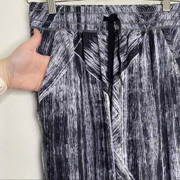 Lululemon Namaskar Pant II Heat Wave White Black - Picture 2 of 7